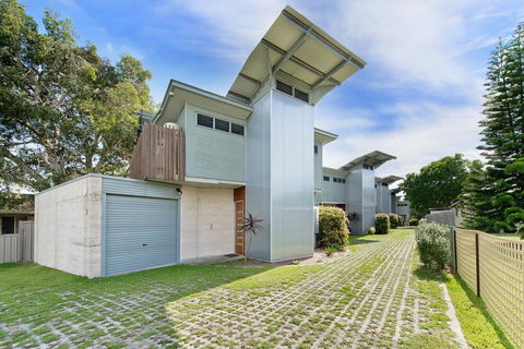 Crescent Head Spa Villa - Accommodation Broome 0