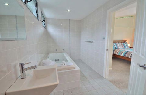 Crescent Head Spa Villa - Accommodation Broome 14