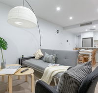 Inner City Stylish apt Walk to Green Square - Accommodation Broome