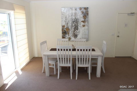 Mollymook Cove Apartments - Accommodation Broome 13