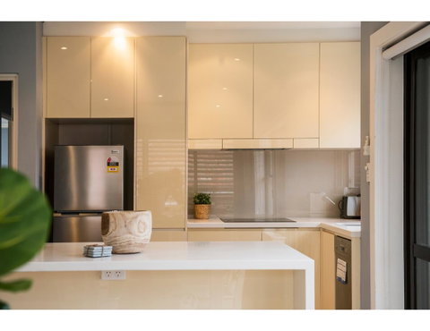 Beachside Getaway In Freshie W Parking - Accommodation Broome 2
