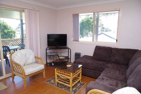 Bellhaven 2, 17 Willow Street - Accommodation Broome 1