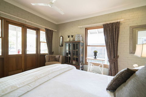 Thistle Hill Guesthouse - Walk To Many Wineries And Restaurants - Accommodation Broome 25