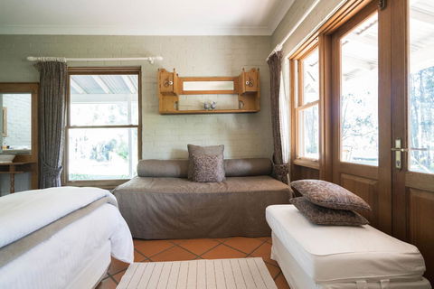Thistle Hill Guesthouse - Walk To Many Wineries And Restaurants - Accommodation Broome 39
