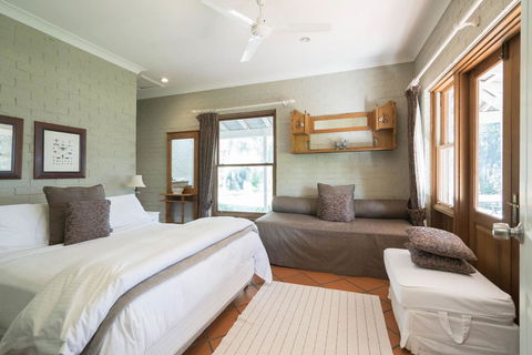 Thistle Hill Guesthouse - Walk To Many Wineries And Restaurants - Accommodation Broome 35