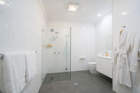 Thistle Hill Guesthouse - Walk To Many Wineries And Restaurants - Accommodation Broome 42