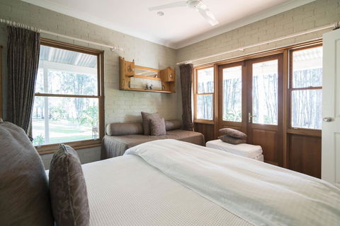 Thistle Hill Guesthouse - Walk To Many Wineries And Restaurants - Accommodation Broome 37