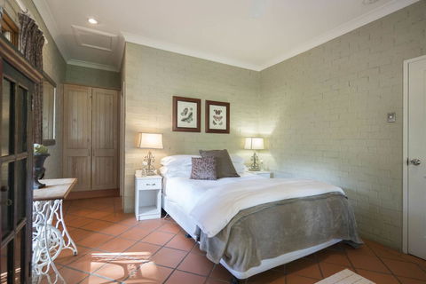 Thistle Hill Guesthouse - Walk To Many Wineries And Restaurants - Accommodation Broome 27