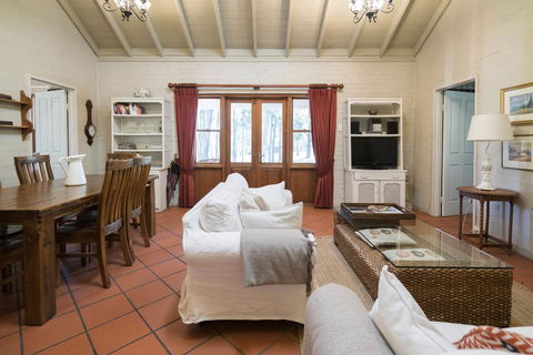 Thistle Hill Guesthouse - Walk To Many Wineries And Restaurants - Accommodation Broome 33
