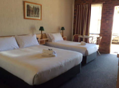 Bega Downs Motor Inn - Accommodation Broome 2