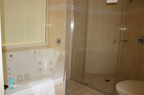 The Boathouse Resort Luxury Apartments - Accommodation Broome 6
