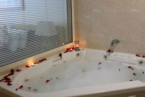 The Boathouse Resort Luxury Apartments - Accommodation Broome 20