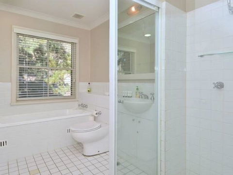 Villa 3br Chianti Villa Located Within Cypress Lakes Resort - Accommodation Broome 10