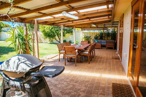Sunbaker Pet Friendly Awards Finalist 4 Mins Walk To Culburra Beach - Accommodation Broome 0