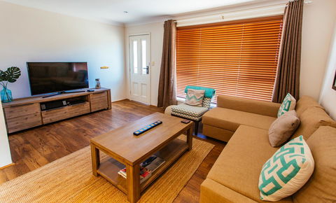 Sunbaker Pet Friendly Awards Finalist 4 Mins Walk To Culburra Beach - Accommodation Broome 7