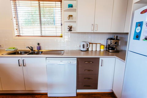 Sunbaker Pet Friendly Awards Finalist 4 Mins Walk To Culburra Beach - Accommodation Broome 14