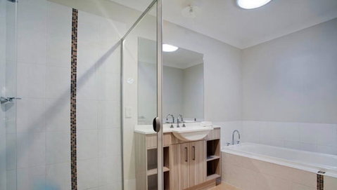 Jindabyne Executive - Accommodation Broome 7