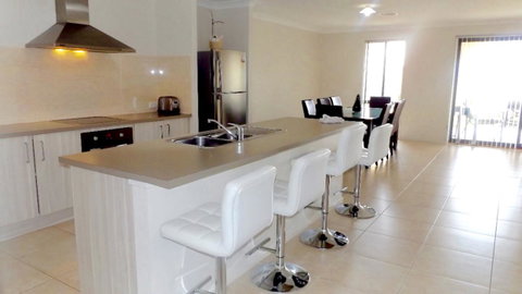 Jindabyne Executive - Accommodation Broome 8