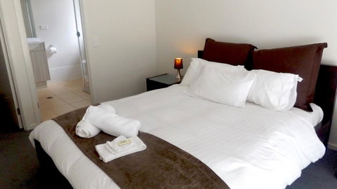 Jindabyne Executive - Accommodation Broome 1