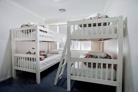 Jindabyne Executive - Accommodation Broome 6