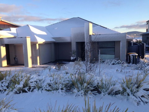 Jindabyne Executive - Accommodation Broome 0