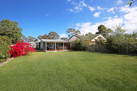 Hayes Beach House I Award Winner I 4 Mins To Beach - Accommodation Broome 8