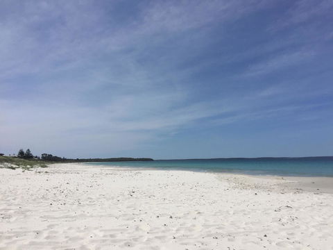 Hayes Beach House I Award Winner I 4 Mins To Beach - Accommodation Broome 23