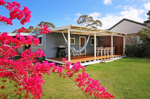 Hayes Beach House I Award Winner I 4 Mins To Beach - Accommodation Broome 0