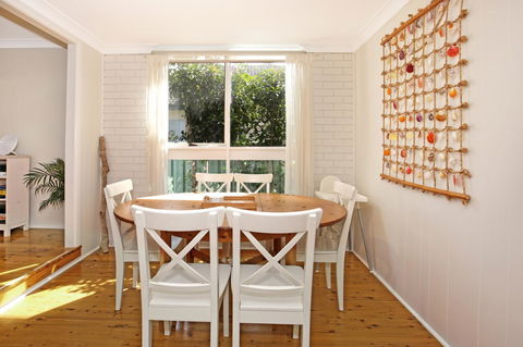 Hayes Beach House I Award Winner I 4 Mins To Beach - Accommodation Broome 13