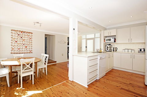 Hayes Beach House I Award Winner I 4 Mins To Beach - Accommodation Broome 5
