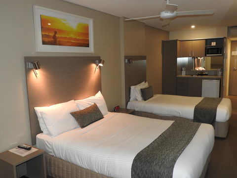 Manly Paradise Motel & Apartments - Accommodation Broome 1
