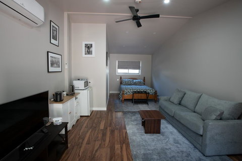 Pound Creek Gallery - Accommodation Broome 5