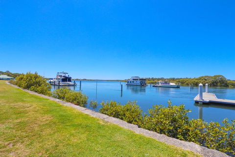 Boathouse Resort (Water Front) - Accommodation Broome 7