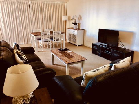 Boathouse Resort (Water Front) - Accommodation Broome 5