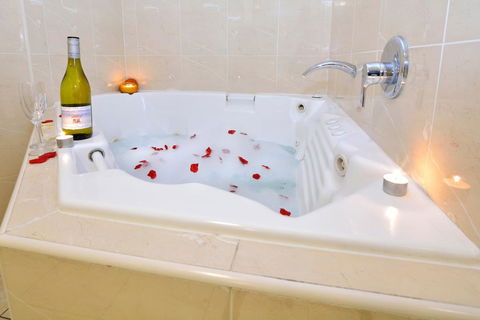 Boathouse Resort (Water Front) - Accommodation Broome 18