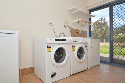 JE Guesthouse, Central To All The Hunter Valley Has To Offer - Accommodation Broome 38