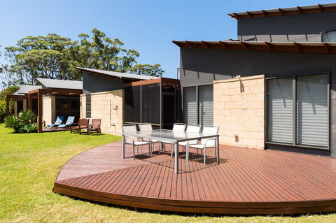 By The Beach B&B Self Contained Apartments - Accommodation Broome 2