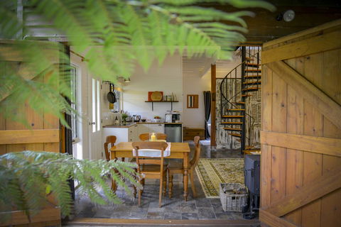 Arcadia - The Barn Cottage & Rosehill Cottage - Accommodation Broome 9