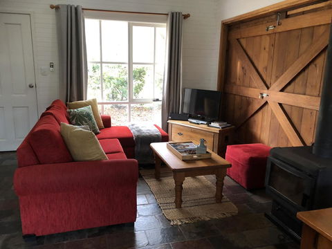 Arcadia - The Barn Cottage & Rosehill Cottage - Accommodation Broome 8