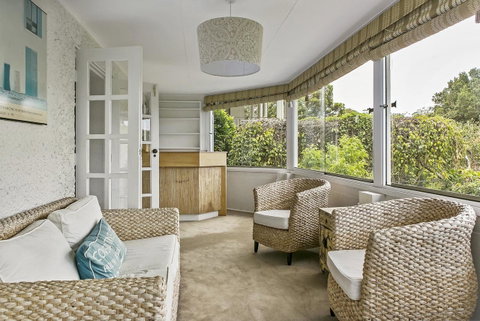 Summery, Spacious 4 Bed Home In Kurraba Point - Accommodation Broome 2