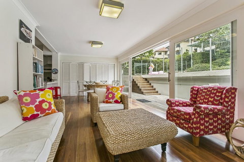 Summery, Spacious 4 Bed Home In Kurraba Point - Accommodation Broome 0