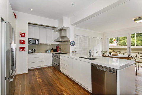 Summery, Spacious 4 Bed Home In Kurraba Point - Accommodation Broome 1