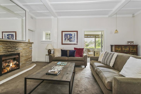 Summery, Spacious 4 Bed Home In Kurraba Point - Accommodation Broome 11