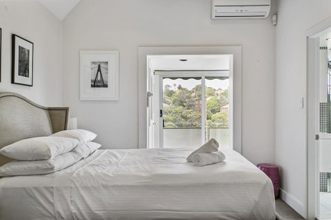 Summery, Spacious 4 Bed Home In Kurraba Point - Accommodation Broome 5