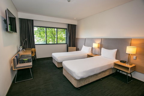 Alpha Hotel Eastern Creek - Accommodation Broome 11