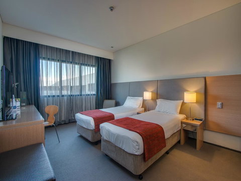 Alpha Hotel Eastern Creek - Accommodation Broome 1