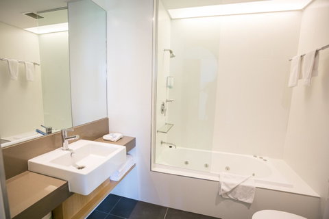 Alpha Hotel Eastern Creek - Accommodation Broome 13