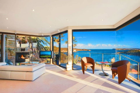 STUNNING MANLY VIEWS - Accommodation Broome 2
