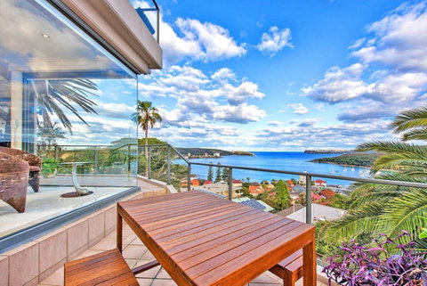 STUNNING MANLY VIEWS - Accommodation Broome 6