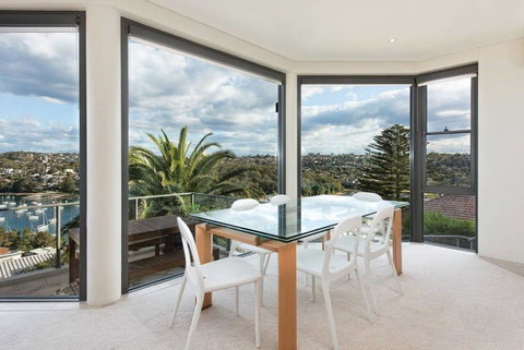 STUNNING MANLY VIEWS - Accommodation Broome 5